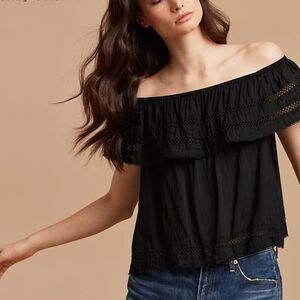 NWT Aritzia Wilfred Black Hollande Off Shoulder Lace Blouse Sz M